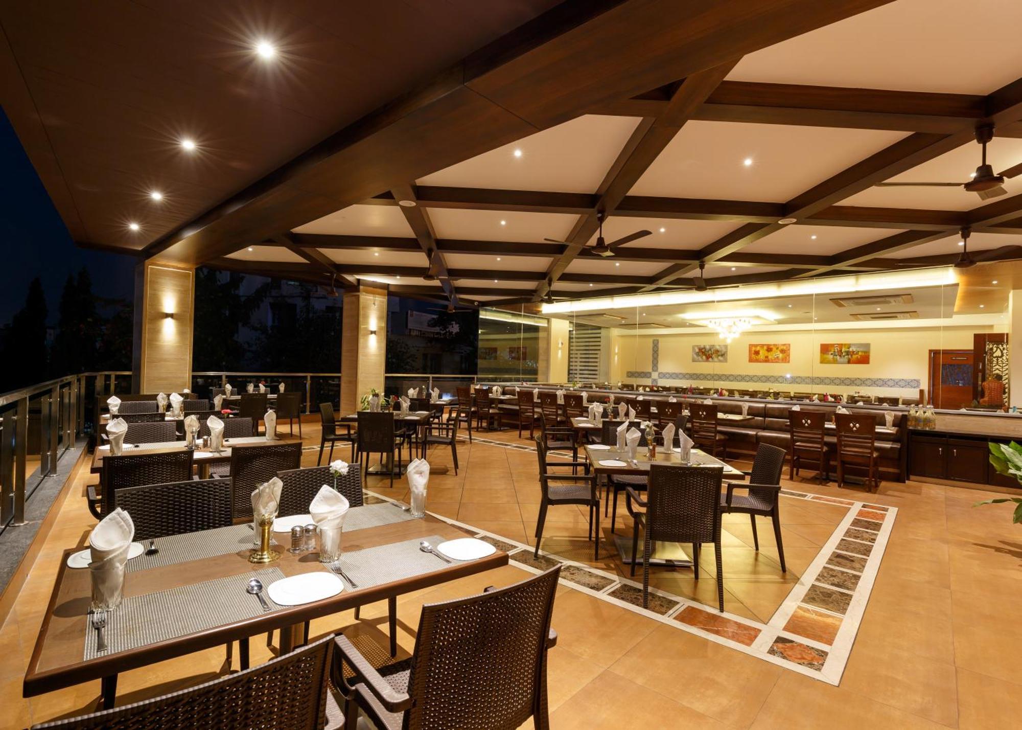 Hotel Ayodhya Kolhapur Zewnętrze zdjęcie