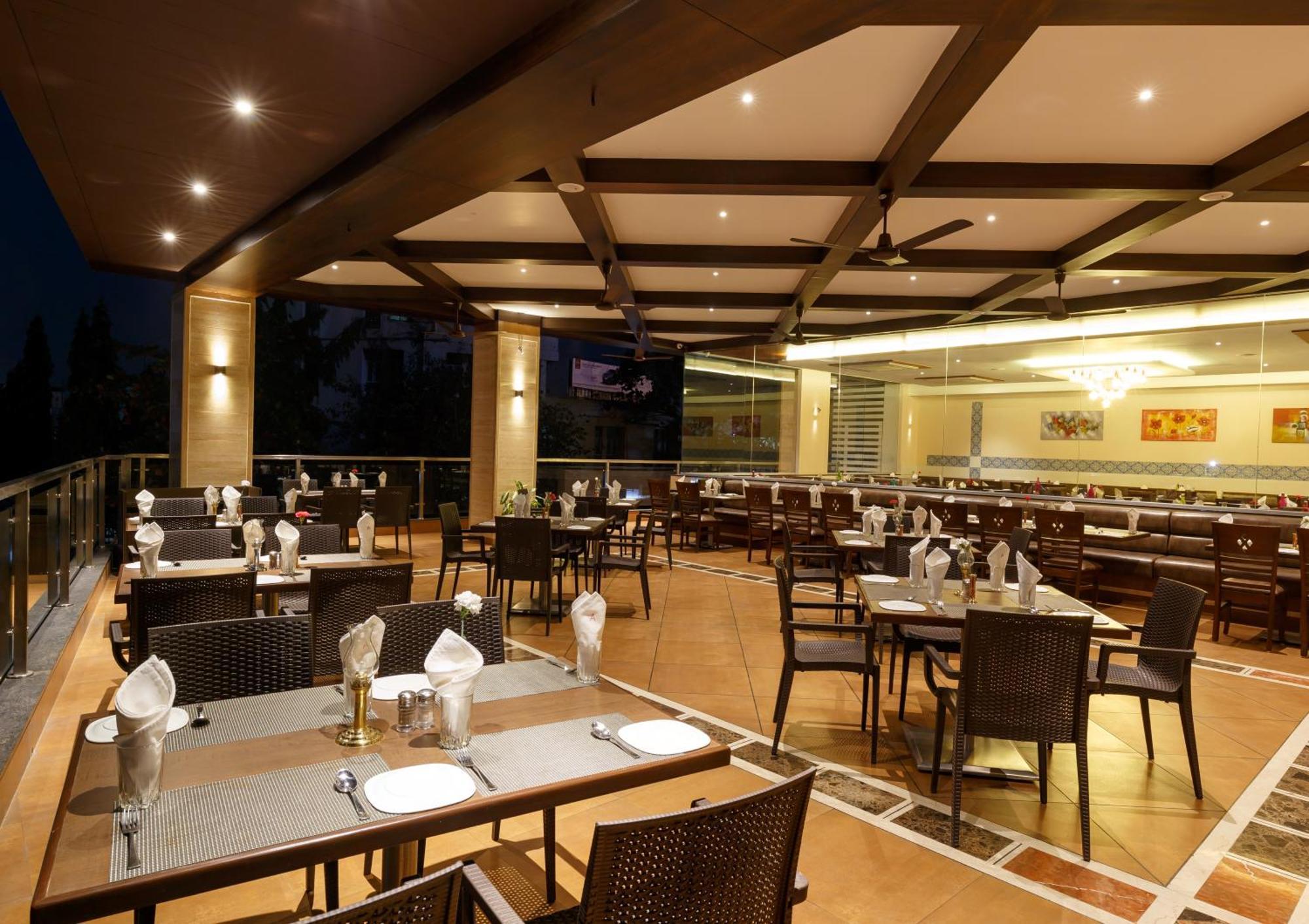 Hotel Ayodhya Kolhapur Zewnętrze zdjęcie