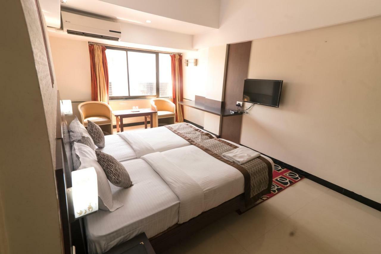 Hotel Ayodhya Kolhapur Zewnętrze zdjęcie