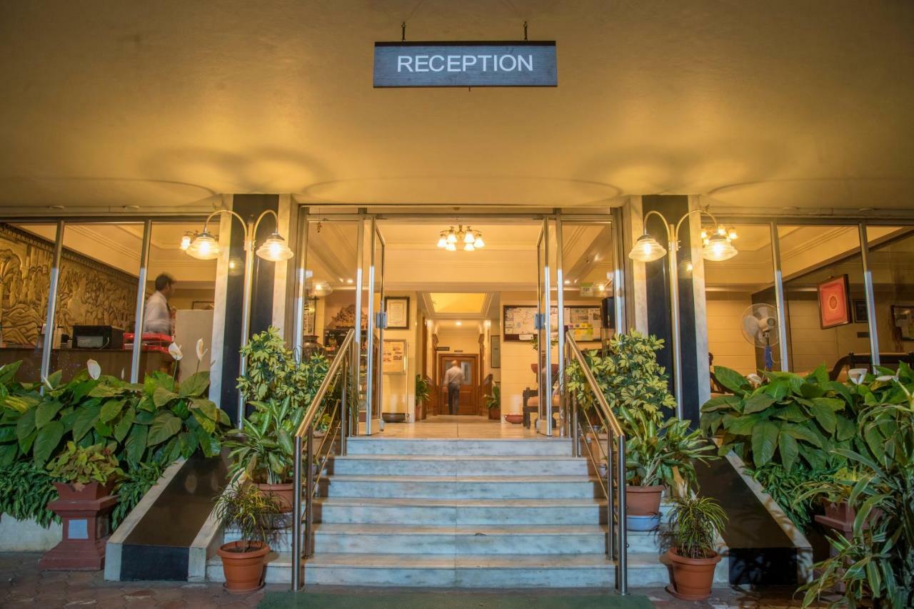 Hotel Ayodhya Kolhapur Zewnętrze zdjęcie