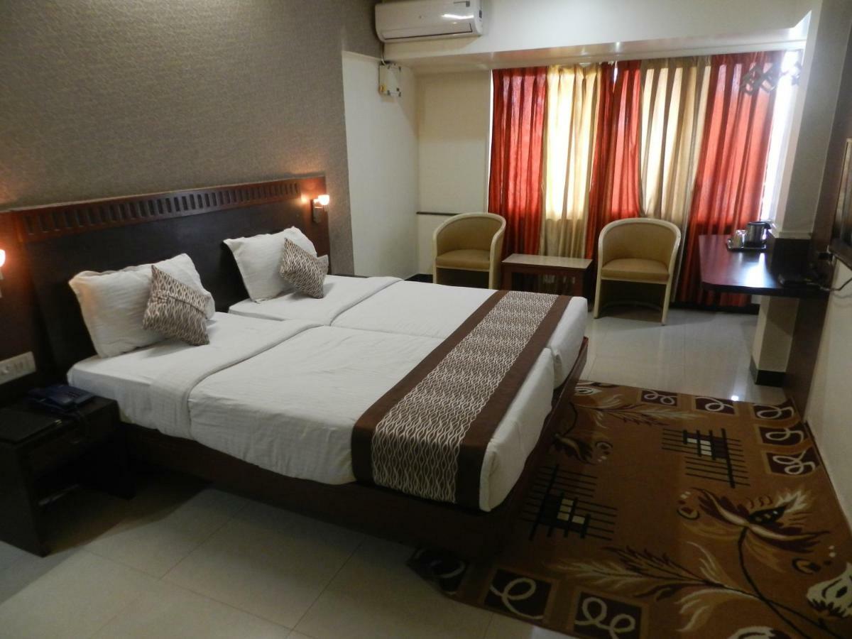 Hotel Ayodhya Kolhapur Zewnętrze zdjęcie