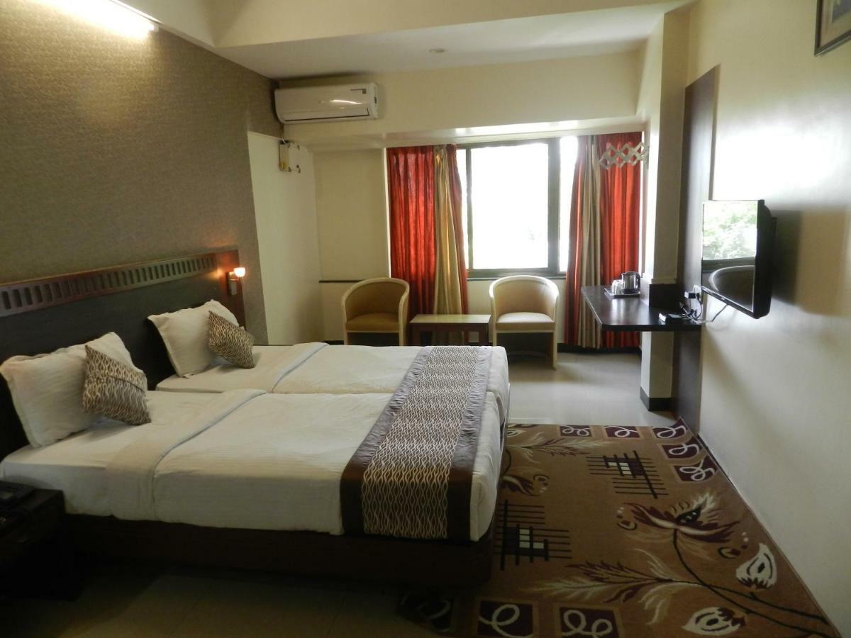 Hotel Ayodhya Kolhapur Zewnętrze zdjęcie