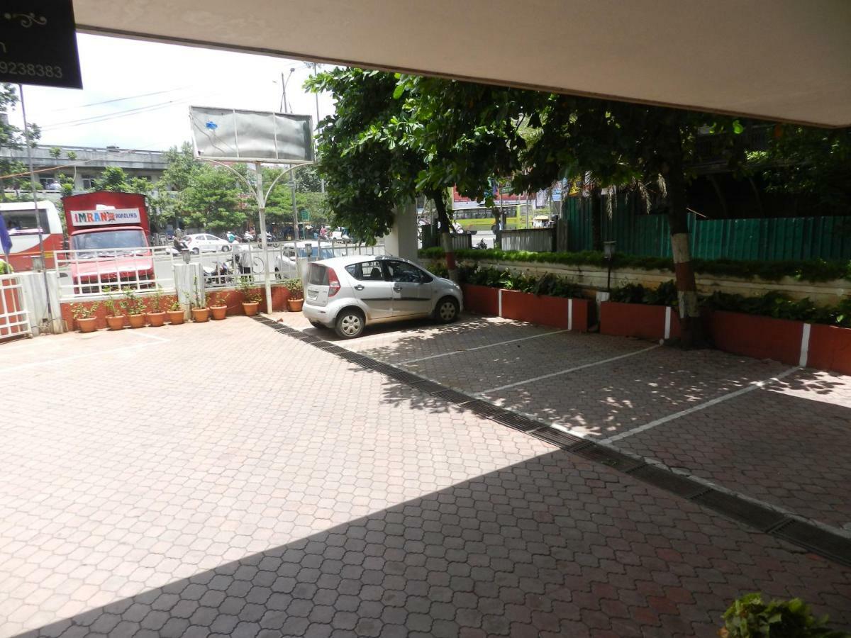Hotel Ayodhya Kolhapur Zewnętrze zdjęcie