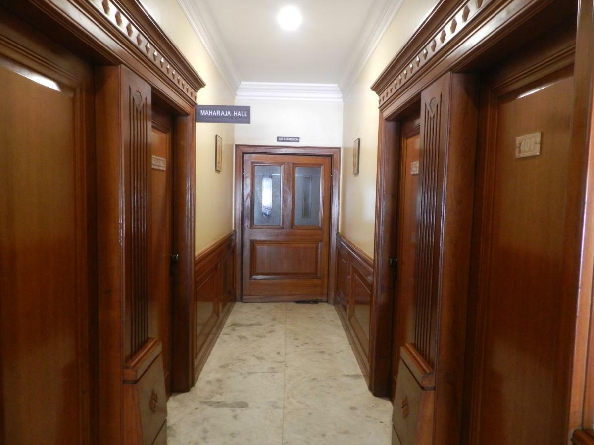 Hotel Ayodhya Kolhapur Zewnętrze zdjęcie
